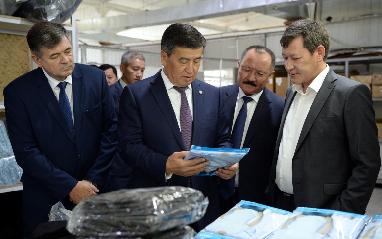 Президент: Атамекендик товарларды чет өлкөлөрдүн рынокторуна чыгаруу маморгандар менен бизнестин биргелешкен милдети