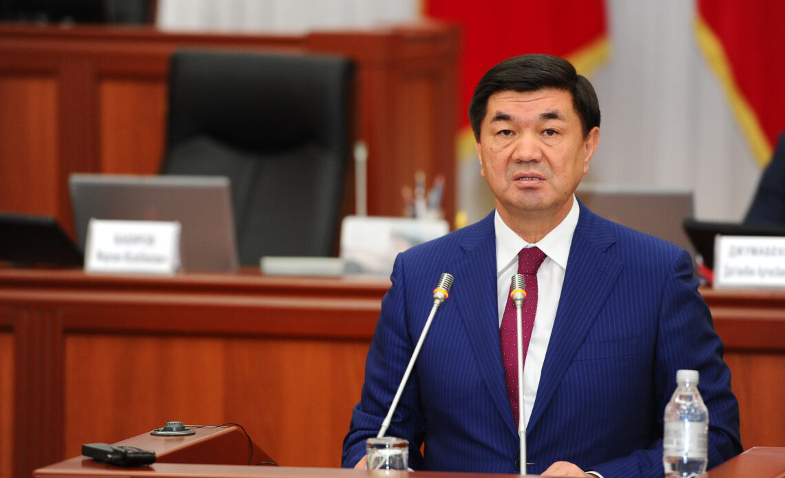 Жогорку Кеңеш өкмөттүн отчетун угууда