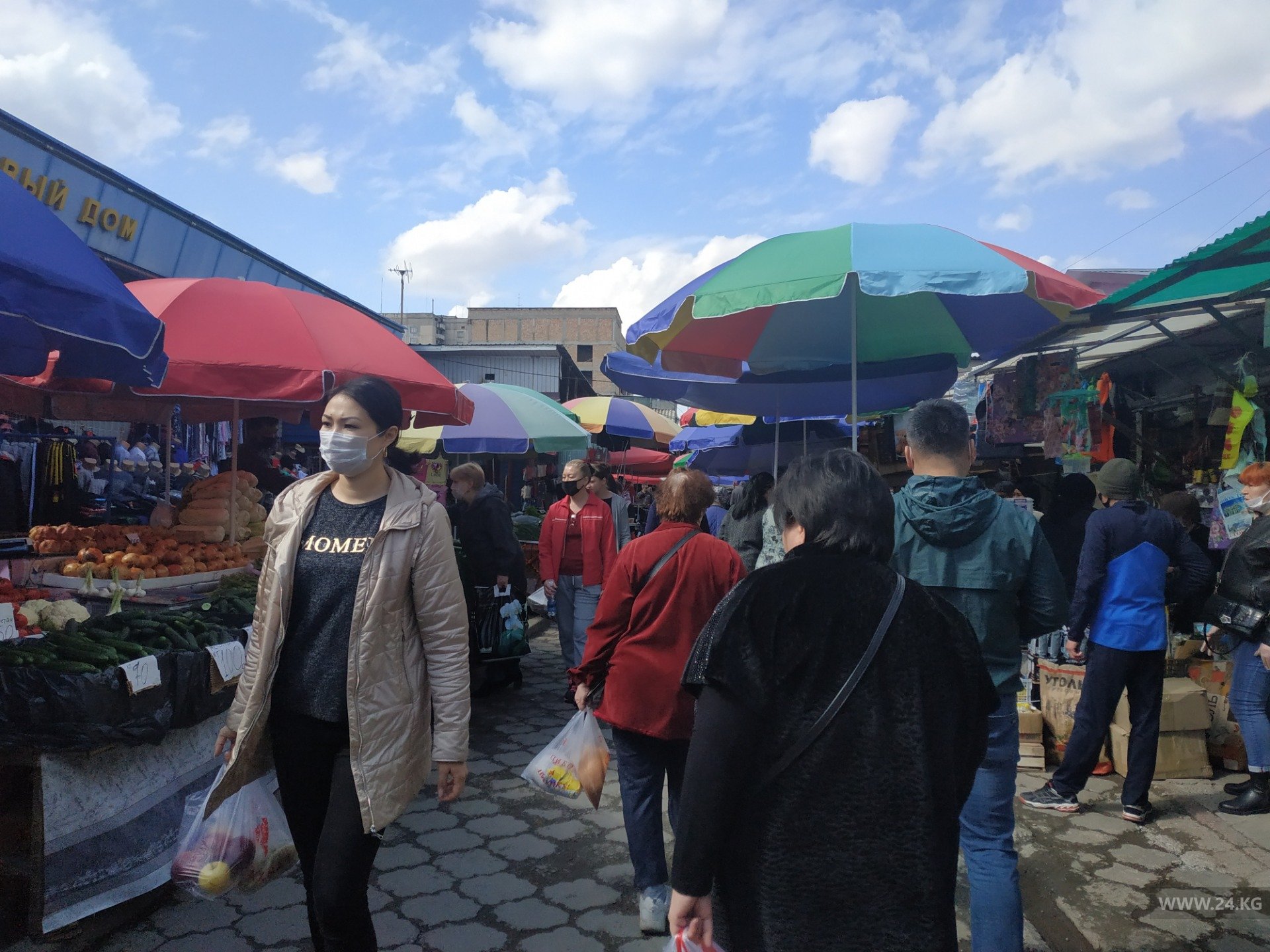 Бишкектеги «Аламүдүн» базары дезинфекциялоо иштерине жабылды