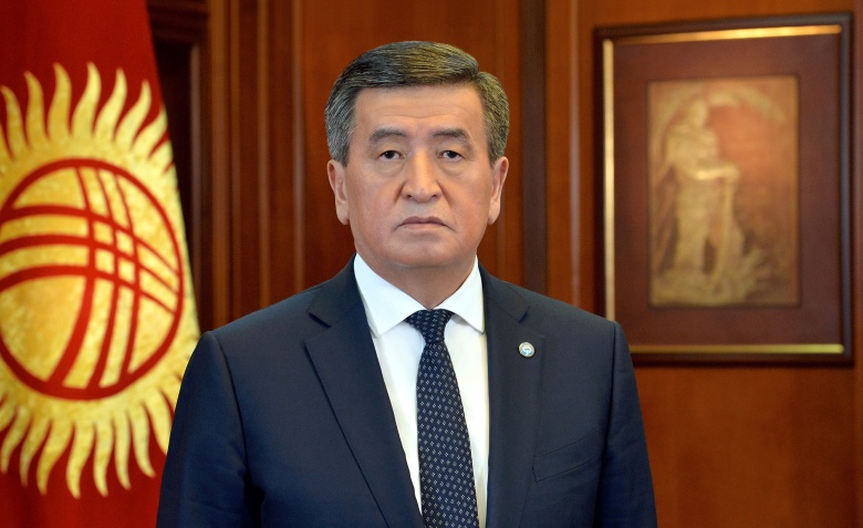 Сооронбай Жээнбеков Бишкекте өзгөчө абал жарыялады