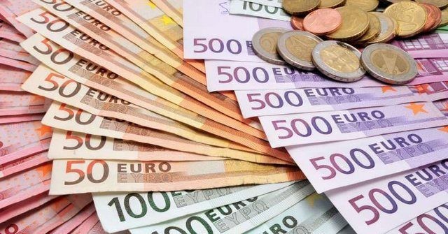 Кыргызстандагы коммерциялык банктарда евронун курсу 100 сомдон ашты