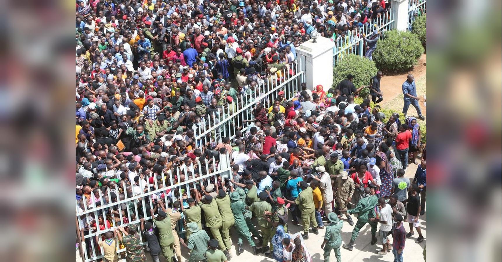 Сколько погибло в давке. Похороны президента Танзании.