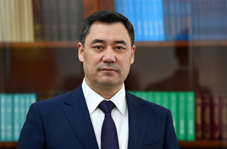 Президент Тыныбекова менен Акматалиевди жеңиши менен куттуктады