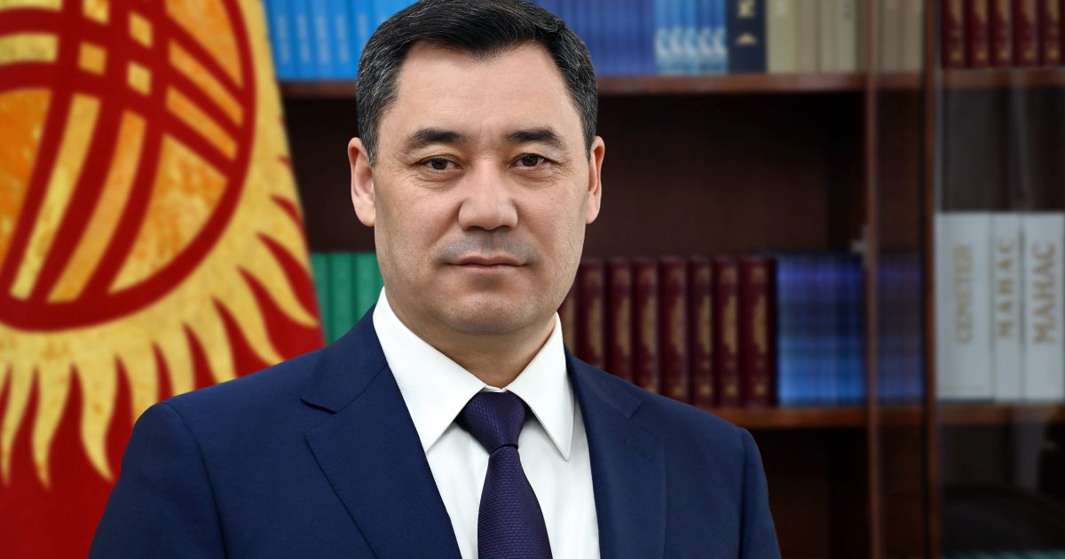 Президент: Иш кагаздар кыргыз тилинде жүргүзүлө баштады