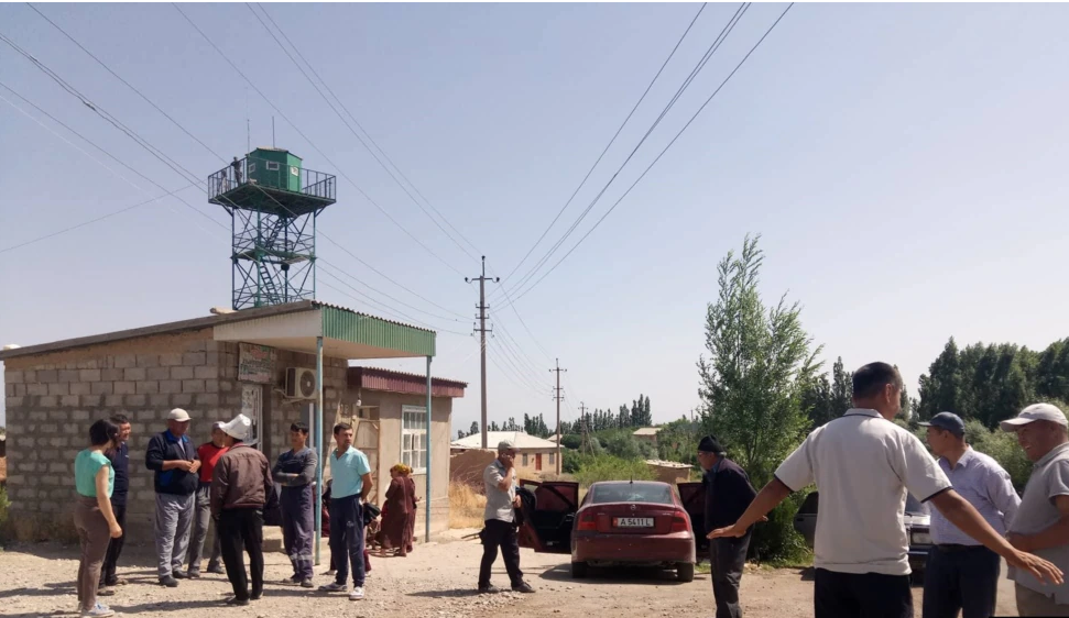 Тажикстан Кыргызстандын үч жаранын өткөрүп берди