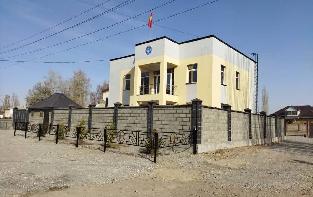 Фото — В Ат-Башинском районе построили новое здание Управления ГКНБ