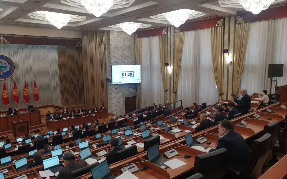 Жогорку Кеңеш Казакстанга армия жөнөтүү чечимин колдоду