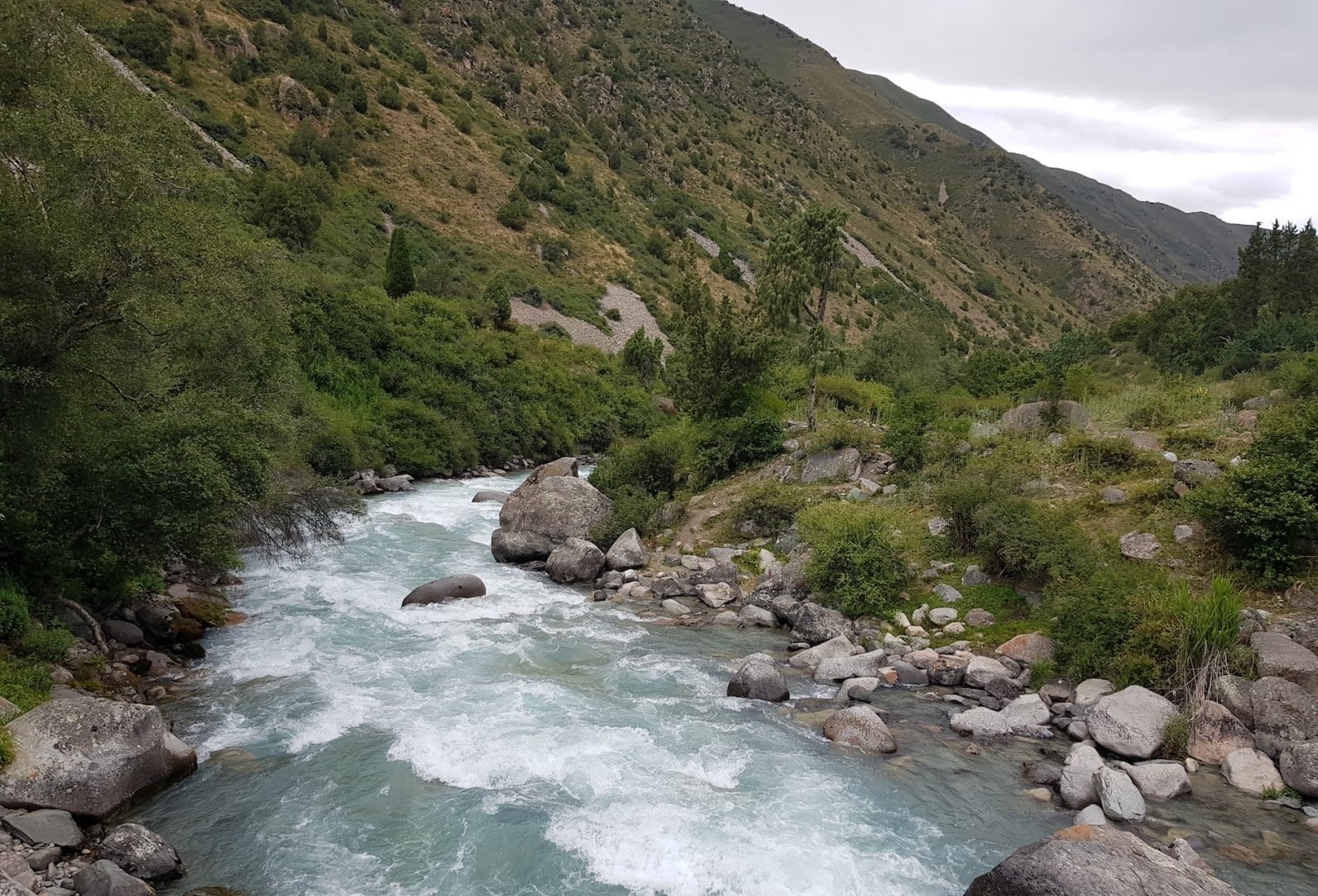 Аламединское ущелье фото