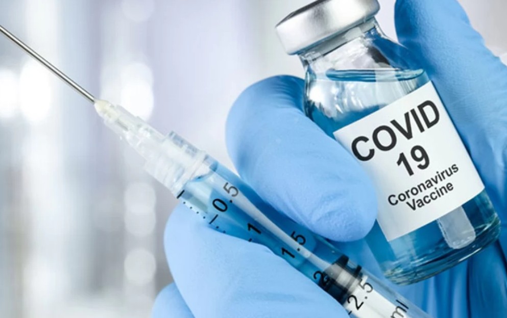 COVID: Вакцинанын 3-дозасы кимдерге сунушталат?
