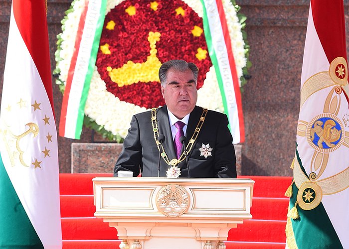 Заявление президента таджикистана. Эмомали Рахмон инаугурация президента. Инаугурация Эмомали Рахмона 2020. Эмомали Рахмон присяга. Церемония инаугурации президента Республики Таджикистан.