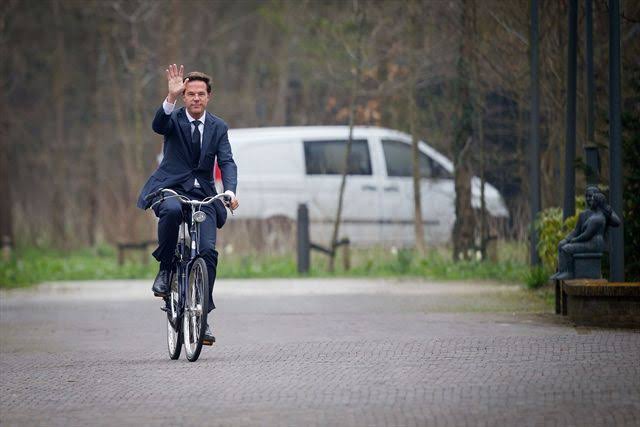 Жумушка велосипед менен барган премьер-министр рекорд койду