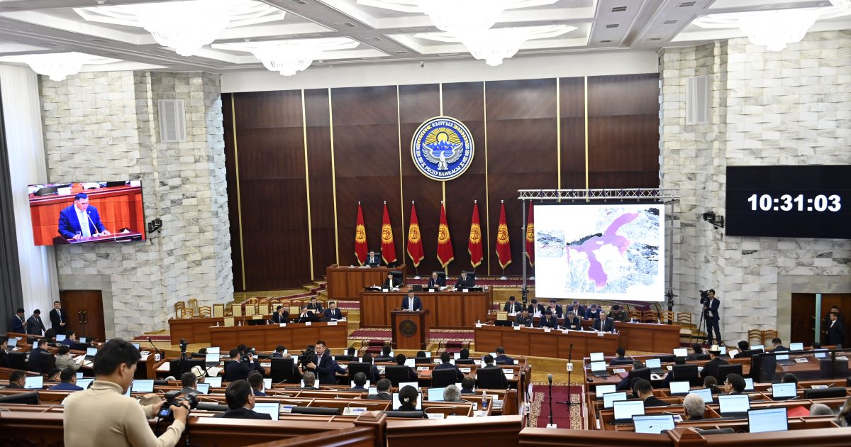 Кемпир-Абад: Парламент Өзбекстан менен болгон келишимди жактырды