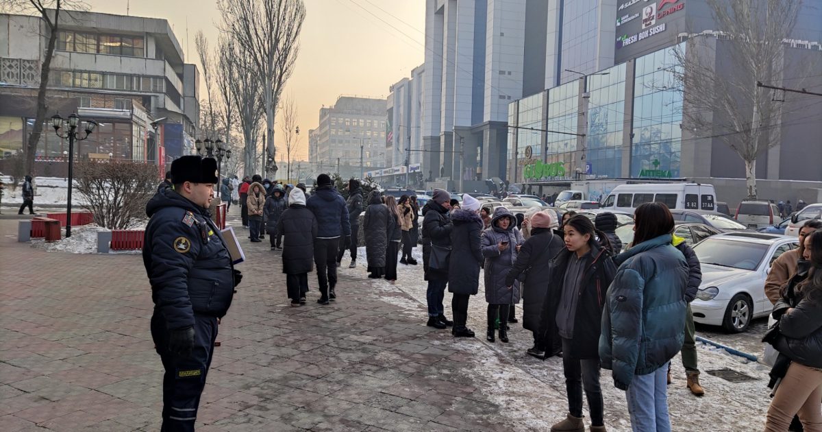 Бишкек: Милицияга дагы эки жерде бомба коюлганы маалымдалды
