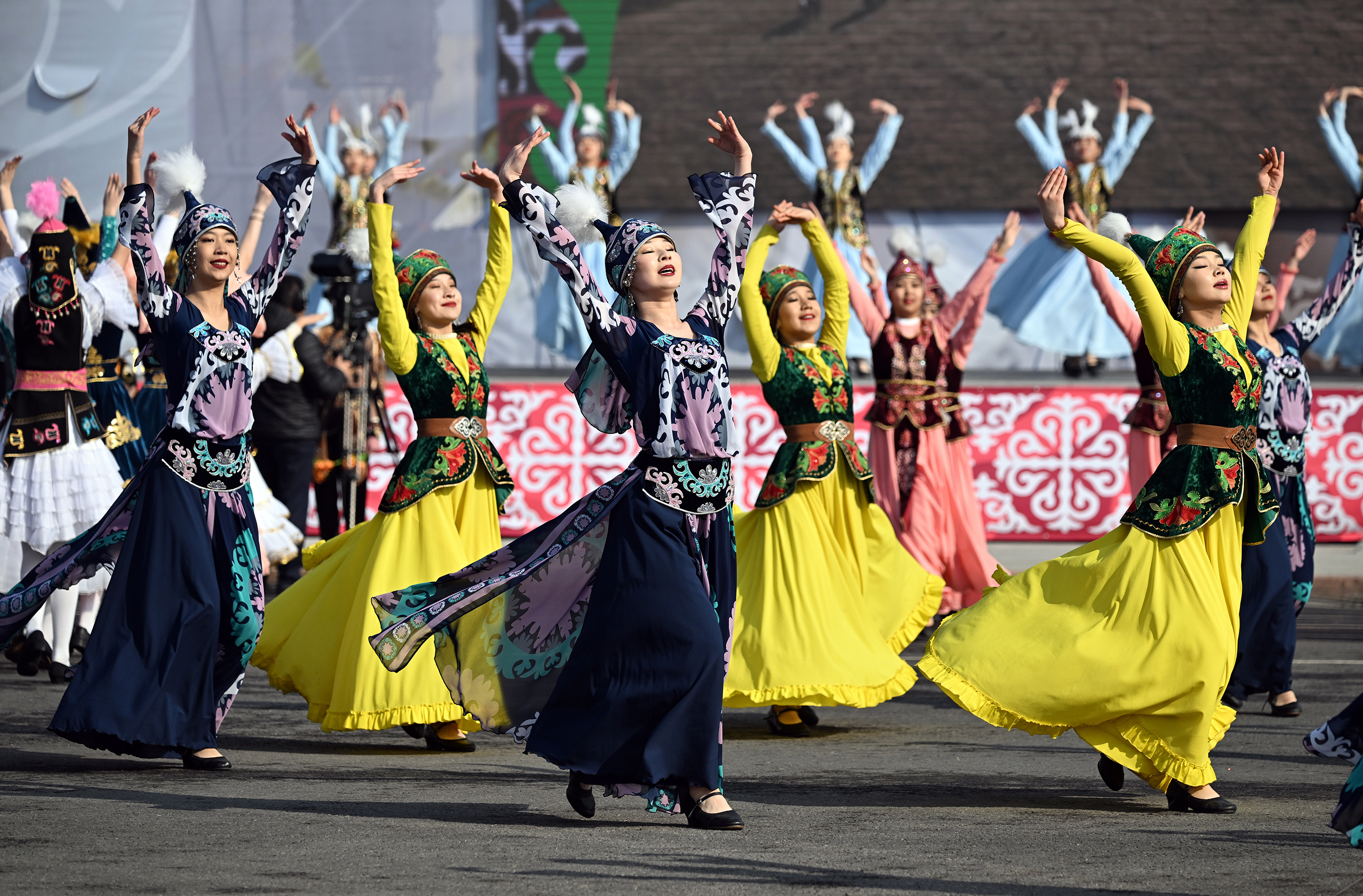 Нооруз в кыргызстане. Праздник Нооруз в Кыргызстане картинки. Нооруз 2023 в Кыргызстане. 21 Март Нооруз майрамы.