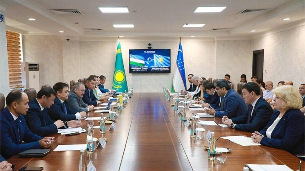 Казакстан менен Өзбекстандын өкүлдөрү