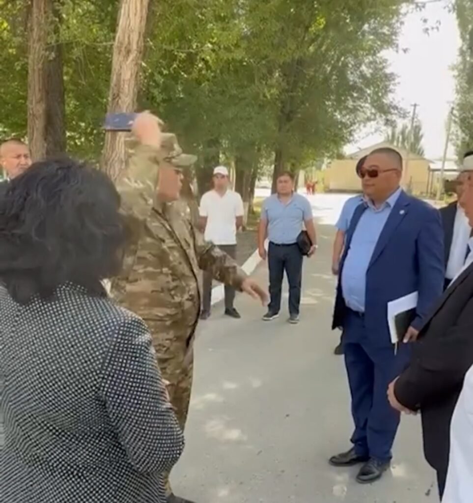 Ташиев отчитал подсиненного в Нарыне