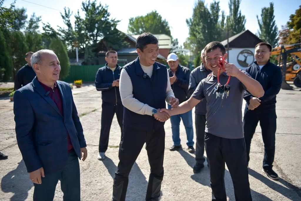 Для предприятия «Бишкекзеленхоз» приобрели современную технику