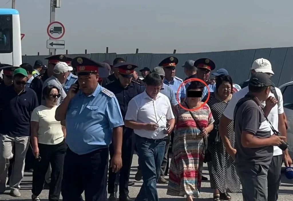 В Кок-Жаре задержан организатор, мешавший сносу незаконных построек