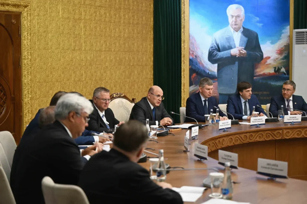 На Иссык-Куле состоялась встреча Адылбека Касымалиева с Михаилом Мишустиным