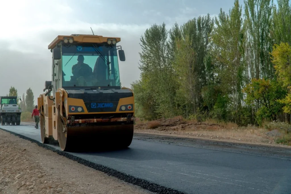 Ремонт дороги в Таласе