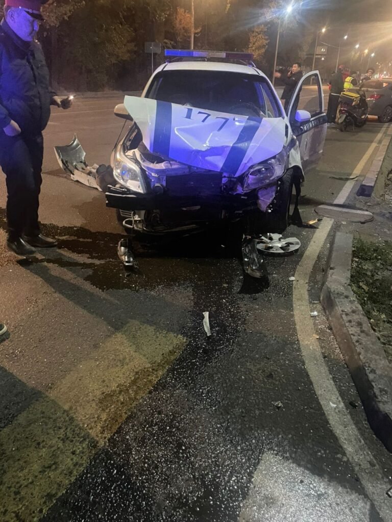 Жол кырсыгын жараткан кайгуул кызматкери буга чейин андан качкан айдоочуну урган