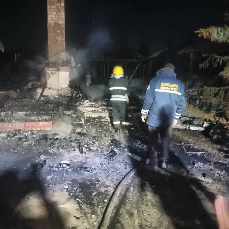 Пожар в пансионате «Радуга» потушен. Сгорели четыре коттеджа