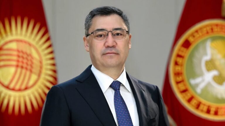 Бүгүн Садыр Жапаров туулган күнүн белгилеп жатат. Аны кимдер куттуктады