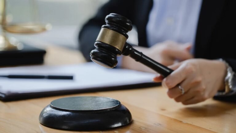 Жумуш таап берем деп чакырып, 18 жашар кызды зордуктаган. Сот аны 3 жылга кести