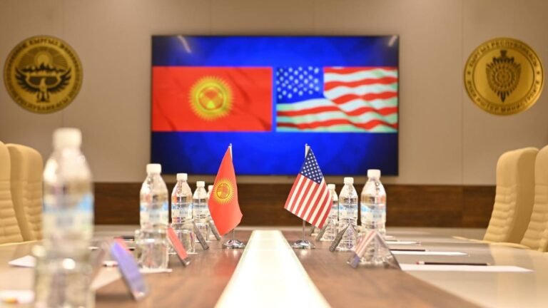 Кыргызстан менен АКШ коопсуздук тармагында кызматташууну тереңдетет