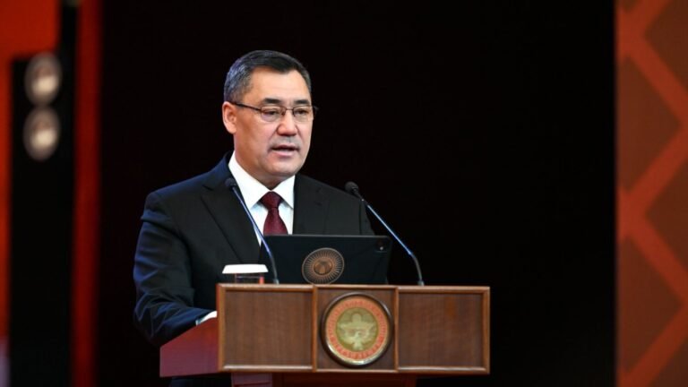 Садыр Жапаров Кыргызстан тышкы карыздарын 2035-жылы төлөп бүтүрөрүн билдирди