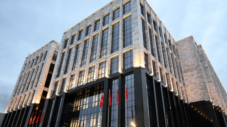 Аялын атып өлтүрүүгө шектелип жаткан мурдагы милиция кызматкерине карата иликтөөнү эми УКМК жүргүзөт