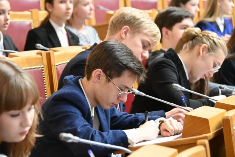 КМШ өлкөлөрүнүн окуучуларынын гуманитардык жана коомдук илимдер боюнча эл аралык олимпиадасынын тандоо этабы башталды