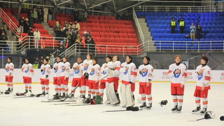 Кыргызстандын хоккей боюнча жаштар курамасы дүйнө чемпиону болду