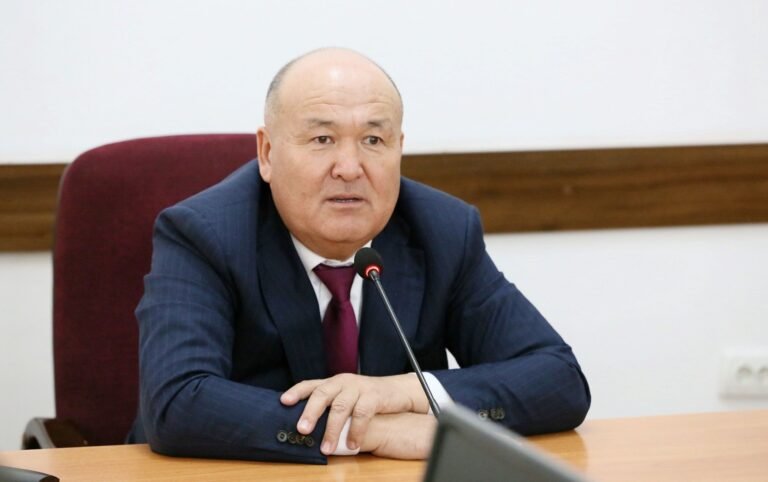 Оштун мэри Жеңишбек Токторбаев өз каалоосу менен кызматтан кетти