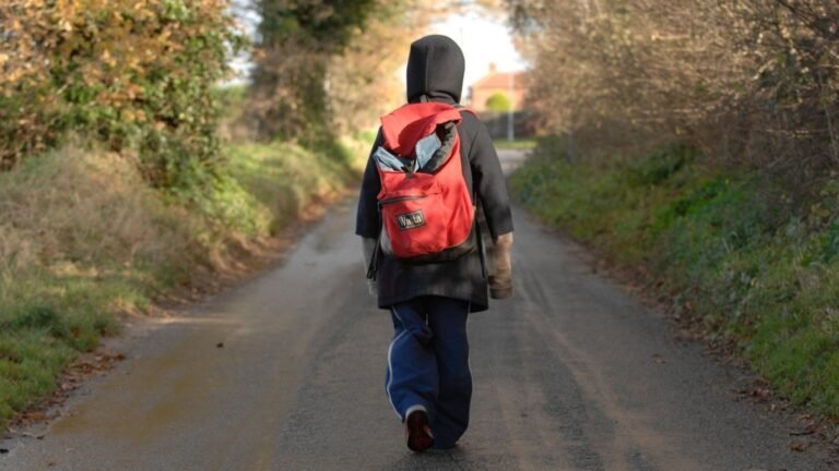 Бишкекте 8 өспүрүм дайынсыз жоголууда. Алардын алтоо балдар борборунун тарбиялануучулары