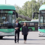 “Дикий водитель” автобуса №33 дарит настроение бишкекчанам