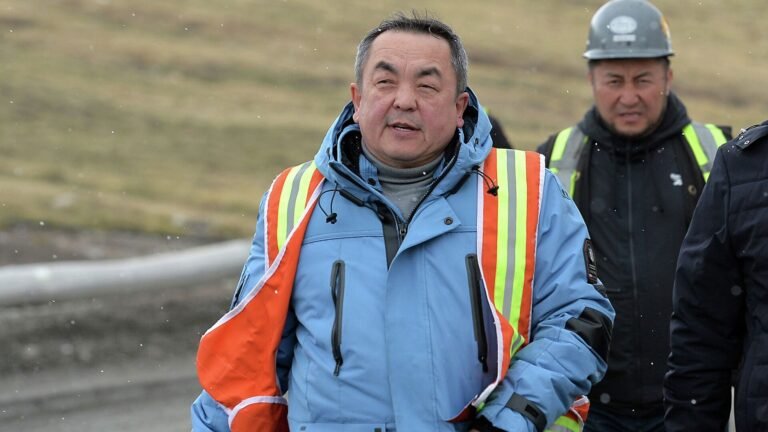 Бөлтүрүктүн жогорку айлыгы жана кайра кайтуу маселеси. Жогорку Кеңеш депутаттарынын пикири