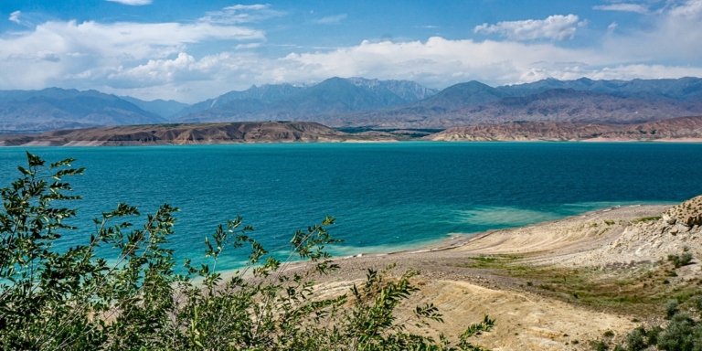 Ысык-Ата районунда 2400 гектар жерди сугаруу үчүн суу сактагычтын курулушу аяктоодо