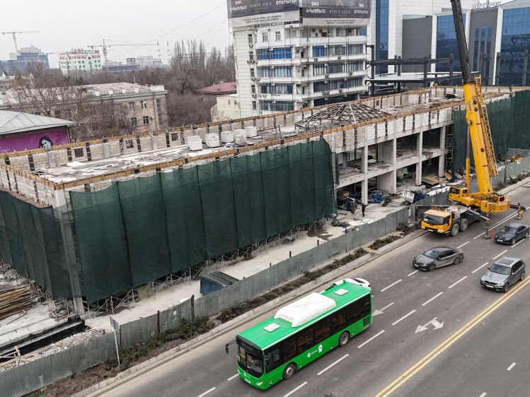 Чүй проспектиси менен Абдрахманов көчөсүнүн кесилишиндеги жер үстүндөгү конструкция жакынкы арада бузулат