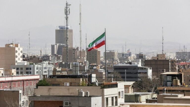 Иранда өлкөнү башкаруу үчүн убактылуу кеңеш түзүлдү