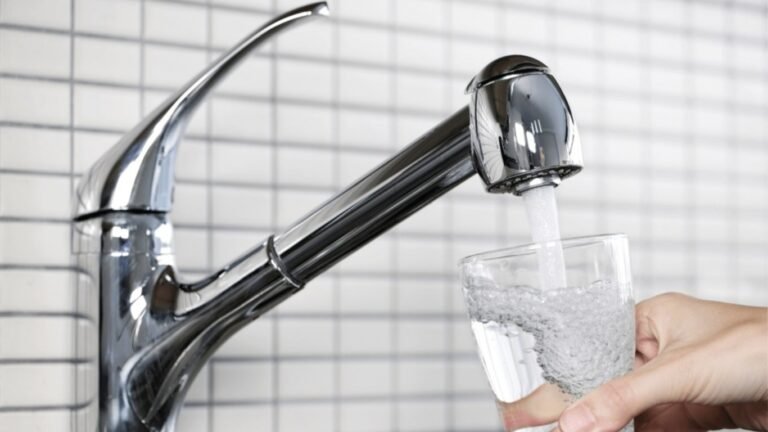 Ичүүчү суунун тарифтерин тейлөө чыгымдарына ылайык жөнгө салуу сунушталды