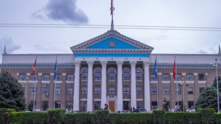 Мэрия: Жибек-Жолу проспектисиндеги көпүрөнүн ачылышы аба ырайына байланыштуу жылдырылды