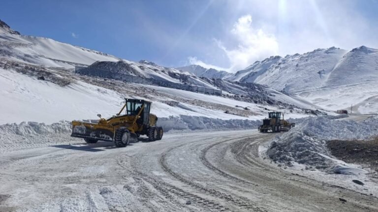 Ашуулардагы абал: бардык унаалар үчүн чектɵɵлɵр жок