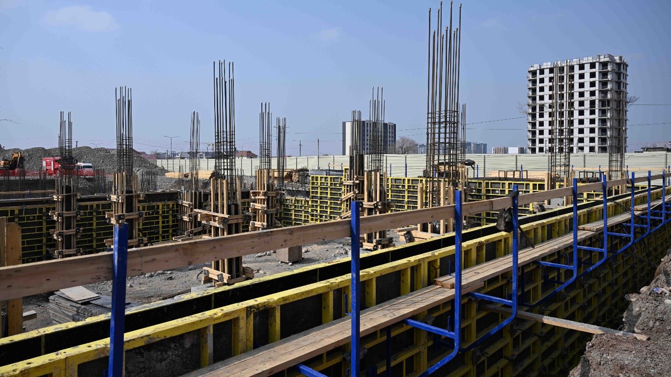 Бишкекте мүмкүнчүлүгү чектелген балдар үчүн бала бакчанын курулушу башталды