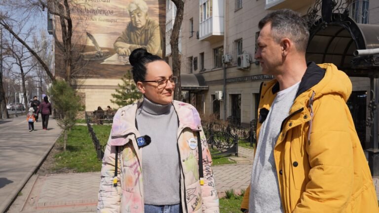 Бишкектин муралдары: Катревичтердин үй-бүлөсү эски дубалдарга кантип жан берет?