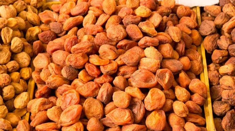 Ооганстан кургатылган жемиштердин экспортун көбөйттү: 2025-жылы түшкөн киреше 667 млн долларга жетти