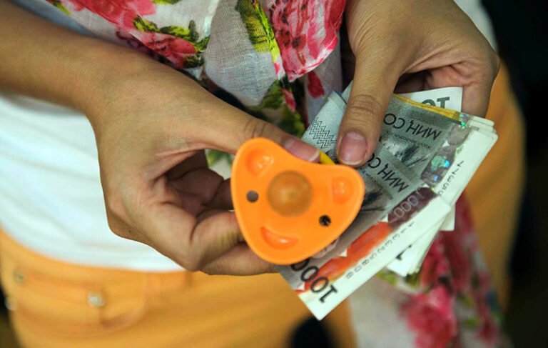 Үч жашка чейинки балдарга жөлөкпул төлөө боюнча мыйзам долбоору Жогорку Кеңешке киргизилди — кенен маалымат