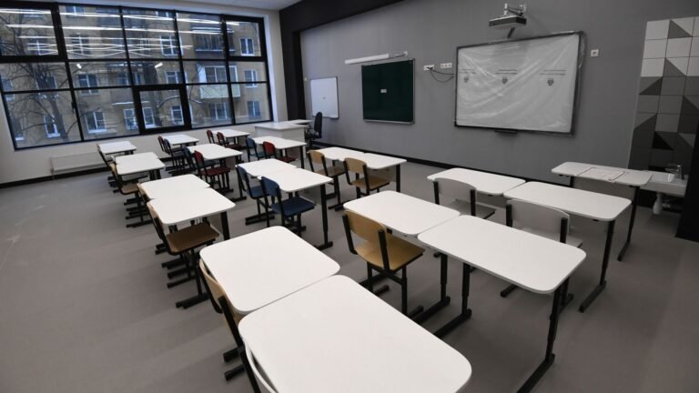 Бишкектин жеке мектептеринде окуу алдыңкы ЖОЖдорго караганда бир нече эсе кымбат экени белгилүү болду