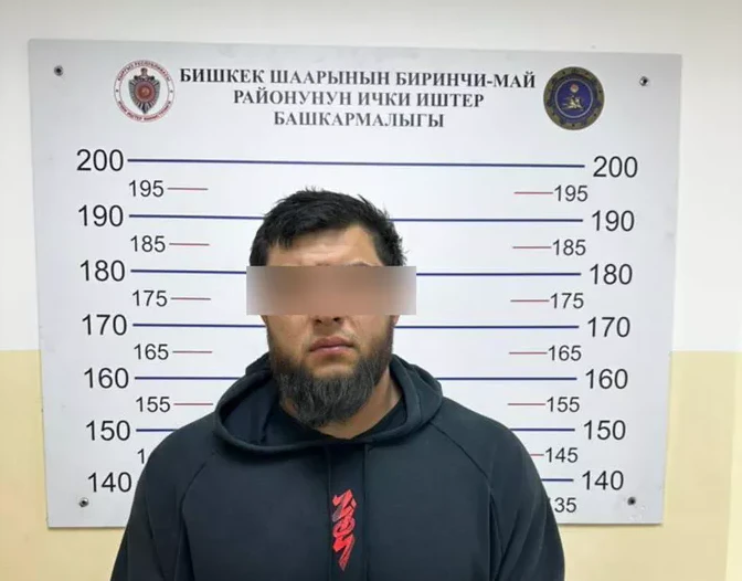 Бишкекте Кайгуул кызматынын кызматкерлерине каршылык көрсөтүп кармалган айдоочу ким болуп чыкты?