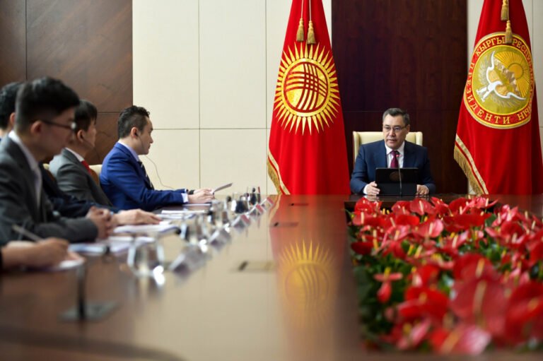 Садыр Жапаровдун TRON блокчейн-платформасынын негиздөөчүсү менен жолугушуусу кандай өттү — кенен маалымат